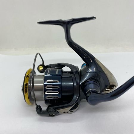 ΨΨ SHIMANO シマノ スピニングリール　17ツインパワーXD C3000HG キズ有 箱付 03745