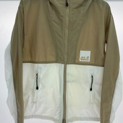 §§ Jack Wolfskin ジャックウルフスキン メンズジャケット 秋物 SIZE S 5024562 ベージュ×ホワイト Sランク