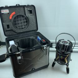 κκ TAJIMA タジマ レーザー墨出し器 充電器・充電池2個・ケース付 美品 受光器 三脚付 ZEROBLS-KJC ブラック Aランク