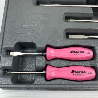Snap-on スナップオン ドライバー 限定色 箱付 SDシリーズ7本 Snap-on スナップオン ドライバー 限定色 箱付 SDシリーズ7本