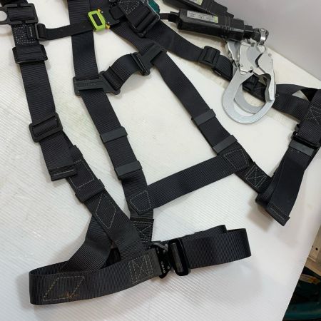 TITAN 工具関連用品 フルハーネス型安全帯 D-08 ブラック