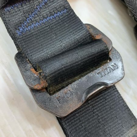  TITAN 工具関連用品 フルハーネス型安全帯 Mサイズ PAHN-10A ブラック