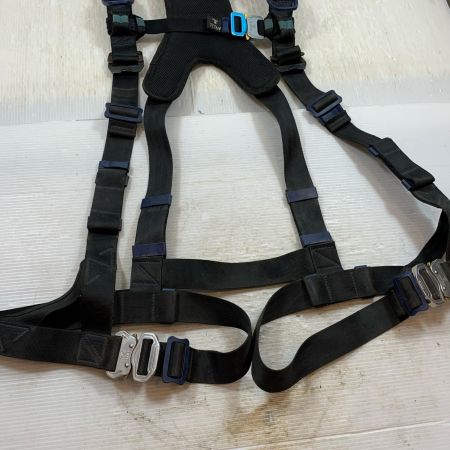  TITAN 工具関連用品 フルハーネス型安全帯 Mサイズ PAHN-10A ブラック