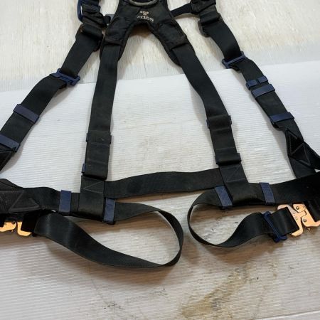  TITAN 工具関連用品 フルハーネス型安全帯 Mサイズ PAHN-10A ブラック