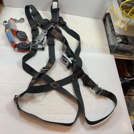  藤井電工 工具関連用品 フルハーネス型安全帯 巻取式シングルランヤード×2 2021/10
