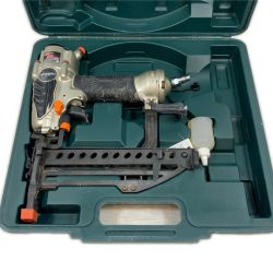 κκ HiKOKI ハイコーキ 工具 エアツール エアタッカ ケース付 常圧 50mm Q820005 N5004MF ライトグレー Bランク