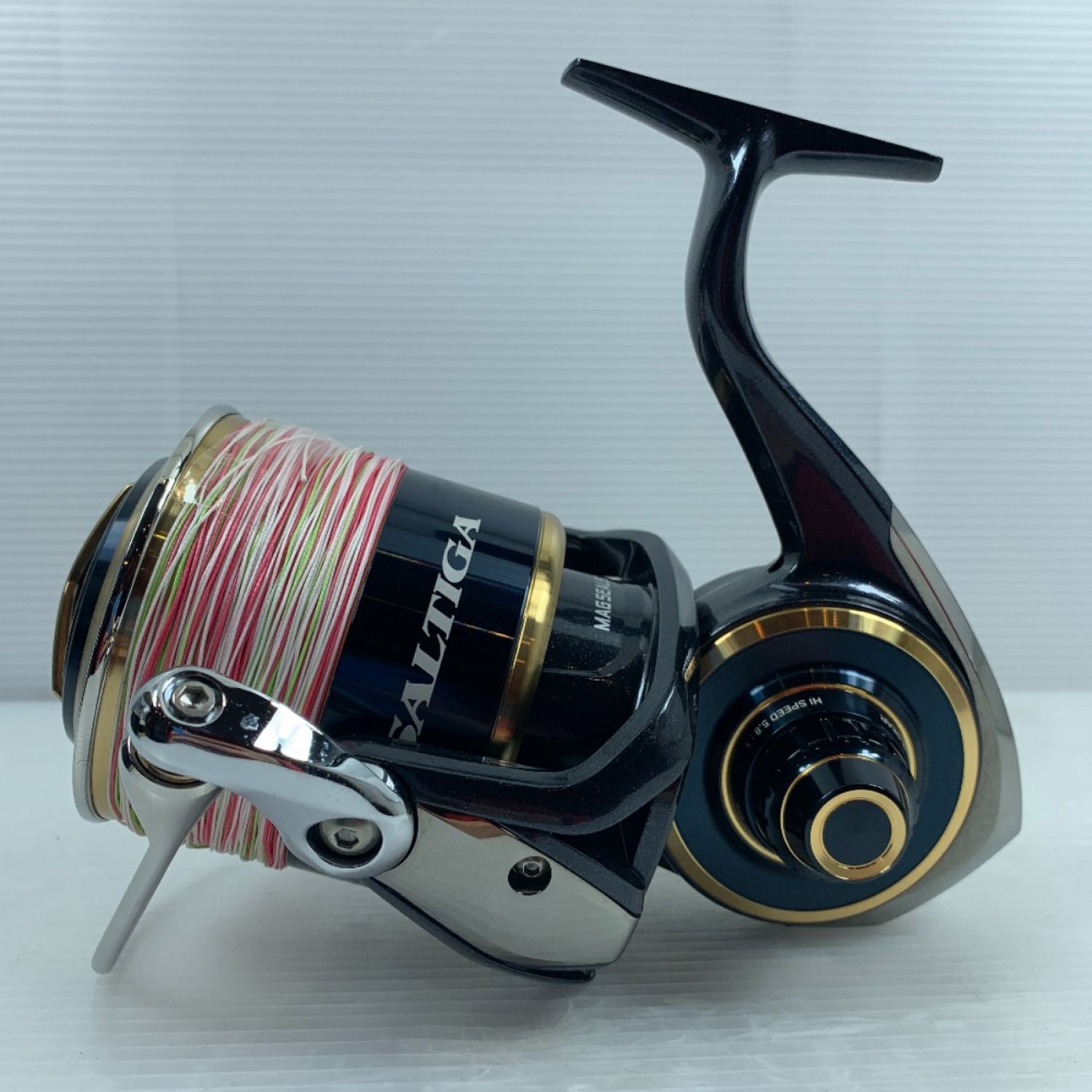 中古】 DAIWA ダイワ スピニングリール 美品 箱・取説付 20ソルティガ