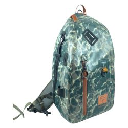 ττ fishpond 釣り用品 釣り小物 サンダーヘッド 水中防水フライフィッシングスリングパック エコリバーベッド迷彩 程度A 迷彩 Aランク