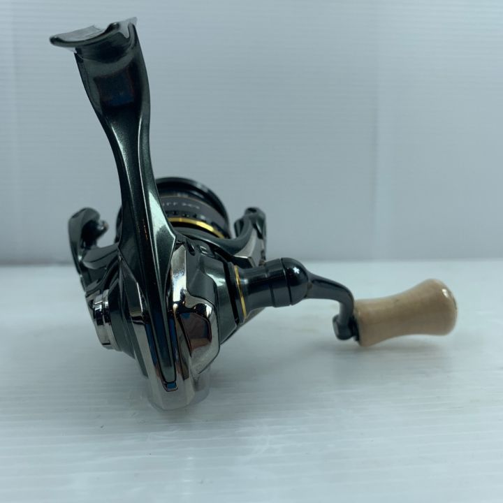 カーディフ　C2000SHG 未使用 SHIMANO シマノ スピニングリール 箱付 23 カーディフ XR