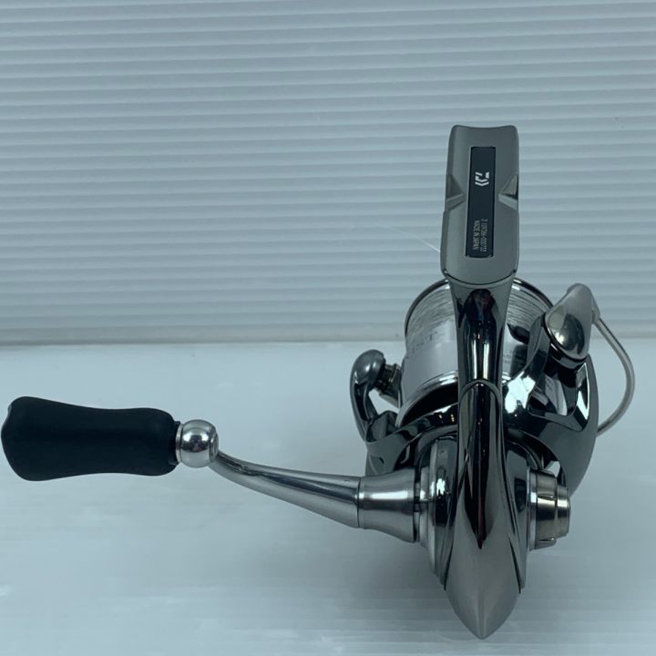 DAIWA ダイワ スピニングリール 程度A 22イグジストLT2000S-H 109386
