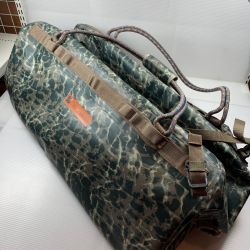 ττ fishpond フライフィッシング サンダーヘッド 大型水中ダッフル エコリバーベッド迷彩 Aランク