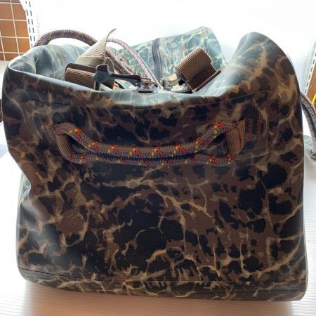  fishpond フライフィッシング サンダーヘッド 大型水中ダッフル エコリバーベッド迷彩