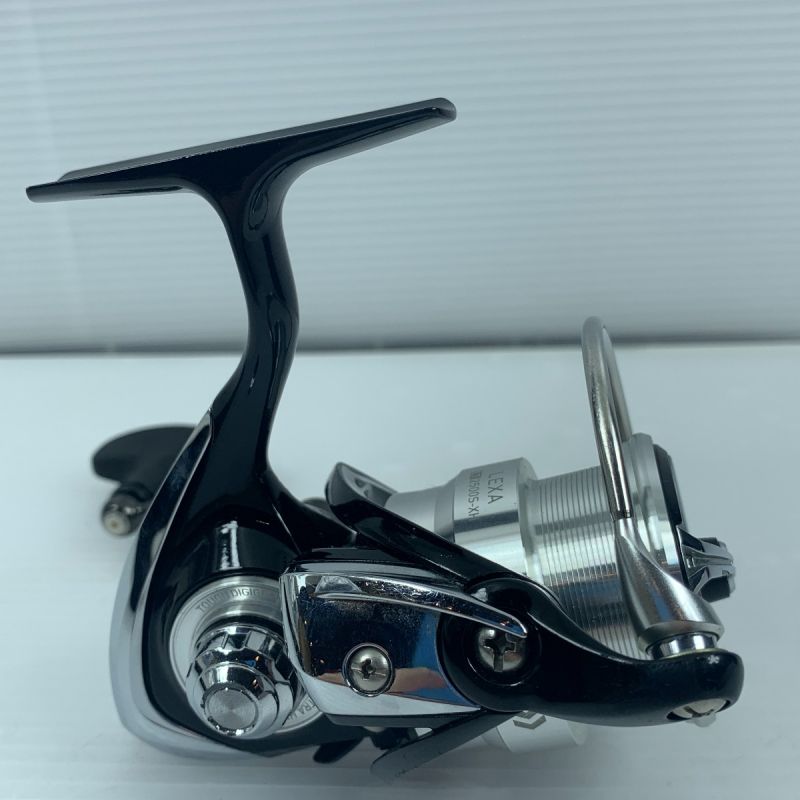 中古】 DAIWA ダイワ スピニングリール キズ有 程度C 19レグザ LT2500S