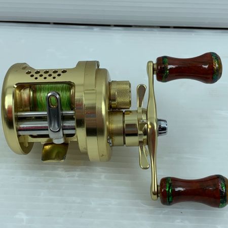  SHIMANO シマノ ベイトリール カルカッタコンクエスト51 RH447051