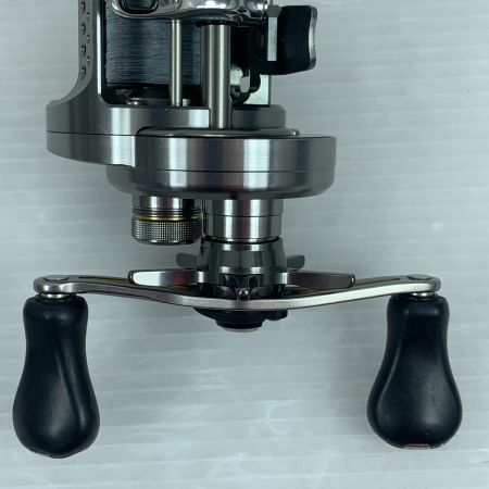 σσ SHIMANO シマノ ベイトリール キズ有 17カルカッタコンクエストBFS HG-R 03675