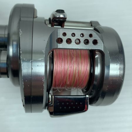 中古】 SHIMANO シマノ ベイトリール キズ有 17カルカッタコンクエスト ...