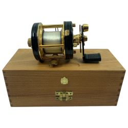 ττ Abu Garcia アブガルシア リール ベイトリール 箱付 替えスプール付き ｱﾝﾊﾞｻﾀﾞｰ5000Cﾃﾞﾗｯｸｽ Bランク