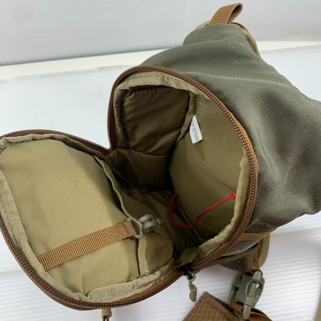  UMPQUA フィッシングバッグ オリーブ