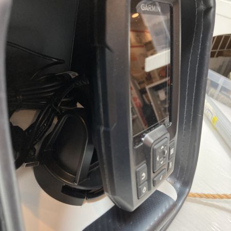  GARMIN  魚群探知機 振動子セット　モバイルバッテリー仕様 ストライカー4