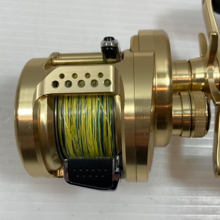  SHIMANO シマノ ベイトリール 15カルカッタコンクエスト200HG  03439