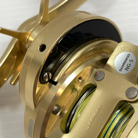  SHIMANO シマノ ベイトリール 15カルカッタコンクエスト200HG  03439