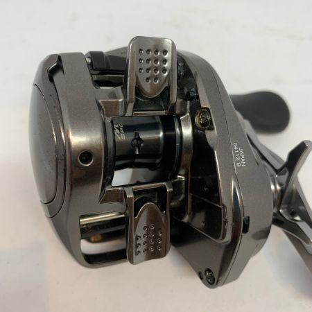  SHIMANO シマノ ベイトリール  美品  20メタニウム 右ハンドル 04112