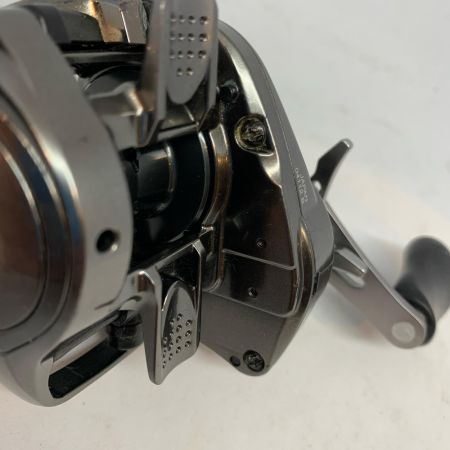  SHIMANO シマノ ベイトリール  美品  20メタニウム 右ハンドル 04112