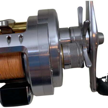  SHIMANO シマノ ベイトリール  11カルカッタコンクエスト50DC  02701