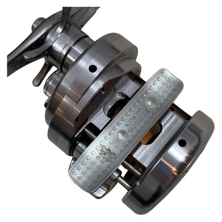  SHIMANO シマノ ベイトリール  11カルカッタコンクエスト50DC  02701