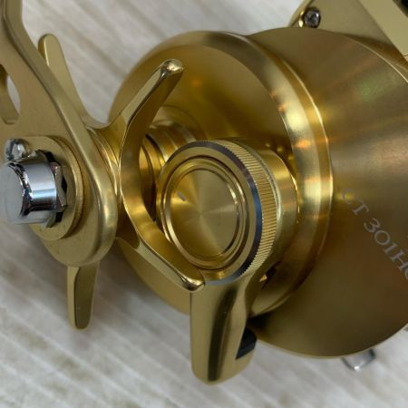  SHIMANO シマノ ベイトリール  18オシアコンクエストCT301HG  箱付 03822