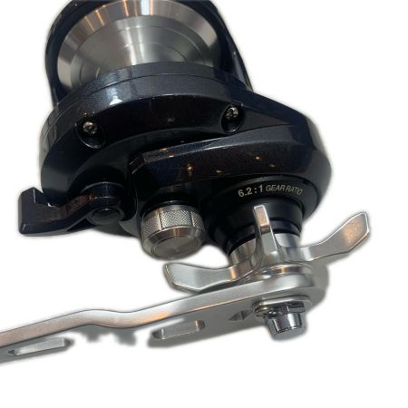  SHIMANO シマノ ベイトリール 美品  箱付 トリウム2000HG 04220