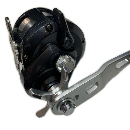  SHIMANO シマノ ベイトリール 美品  箱付 トリウム2000HG 04220