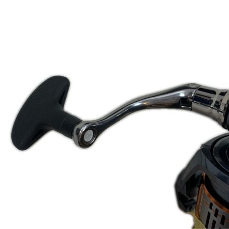  SHIMANO シマノ スピニングリール  ナスキ- C3000HG-D  048141