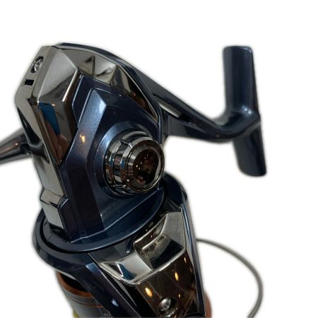  SHIMANO シマノ スピニングリール  ナスキ- C3000HG-D  048141