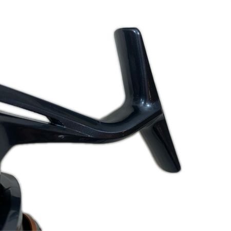  SHIMANO シマノ スピニングリール  ナスキ- C3000HG-D  048141