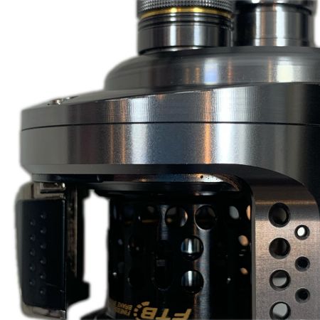  SHIMANO シマノ ベイトリール  美品  箱付 17カルカッタコンクエスト BES HG レフトハンドル 03676
