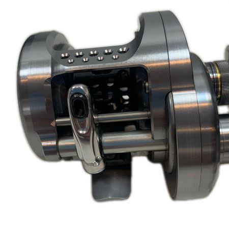  SHIMANO シマノ ベイトリール  美品  箱付 17カルカッタコンクエスト BES HG レフトハンドル 03676