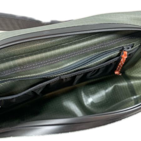  SIMMS ドライクリークジップスリングパック  カーキ
