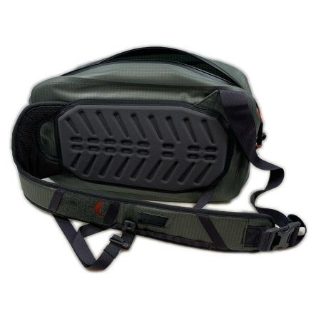  SIMMS ドライクリークジップスリングパック  カーキ