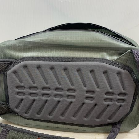  SIMMS ドライクリークジップスリングパック  カーキ
