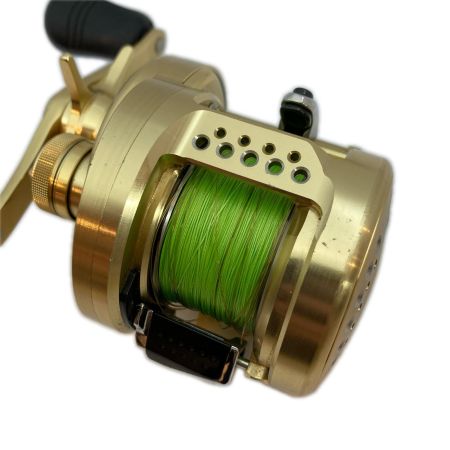  SHIMANO シマノ ベイトリール  15カルカッタコンクエスト 201HG キズ有  03440