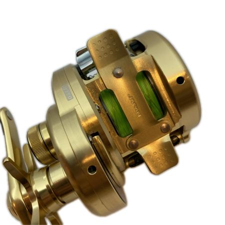  SHIMANO シマノ ベイトリール  15カルカッタコンクエスト 201HG キズ有  03440