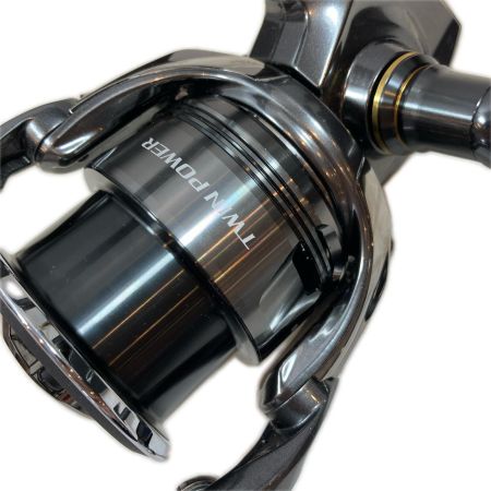  SHIMANO シマノ スピニングリール  24ツインパワー 4000MHG 程度A 046864