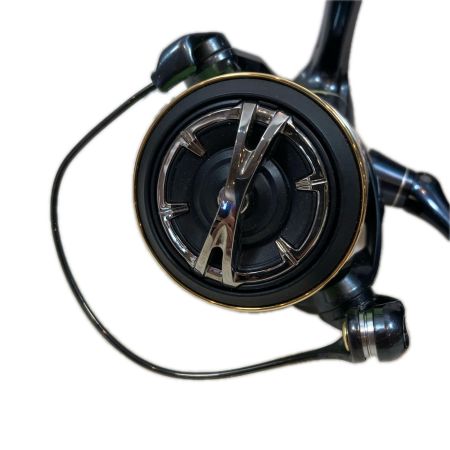 SHIMANO シマノ スピニングリール 17ツインパワーXD 4000XG 程度B ゴメクサスノブ・スタンド付き 03747