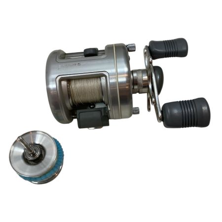 SHIMANO シマノ ベイトリール  キズ有 程度B 92カルカッタ100 RH331