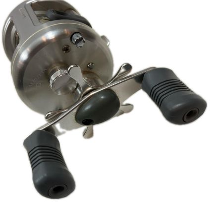 SHIMANO シマノ ベイトリール  キズ有 程度B 92カルカッタ100 RH331