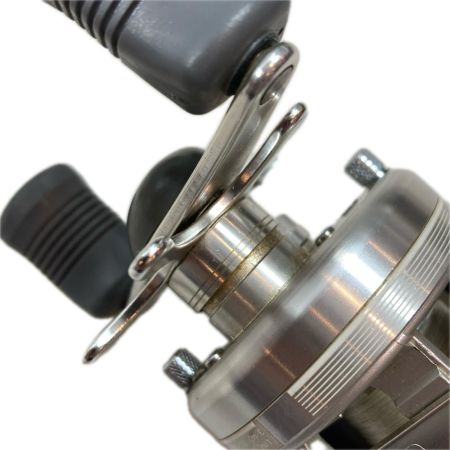 SHIMANO シマノ ベイトリール  キズ有 程度B 92カルカッタ100 RH331