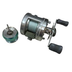 SHIMANO シマノ ベイトリール  キズ有 程度B カルカッタ200 RH332 Bランク