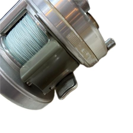 SHIMANO シマノ ベイトリール  キズ有 程度B カルカッタ200 RH332