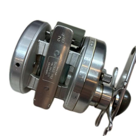SHIMANO シマノ ベイトリール  キズ有 程度B カルカッタ200 RH332